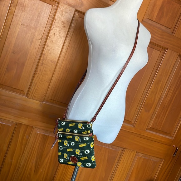 Dooney & Bourke Green Bay Packers Petite Crossbody - Picture 2 of 12